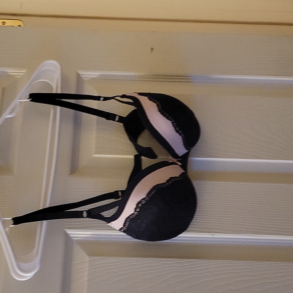 Bra - Picture 1 of 2
